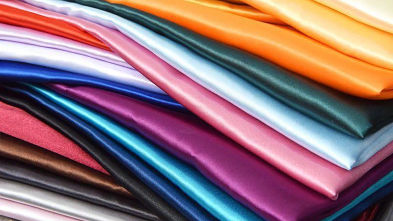 Charmeuse vs Satin Fabric: Key Differences Between Charmeuse and Satin Explained